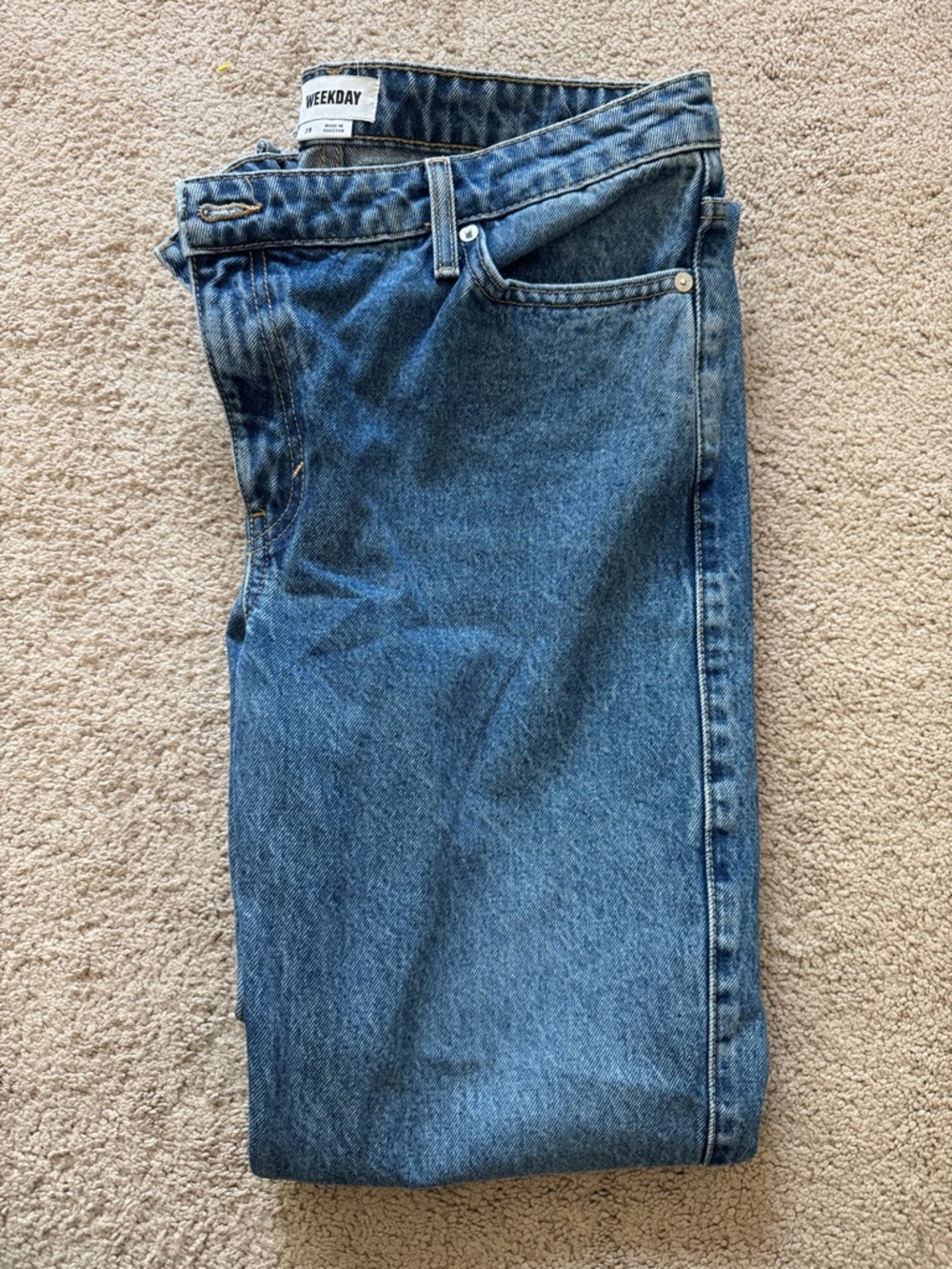 Weekday Women's Straight-Leg Mid Blue Jeans